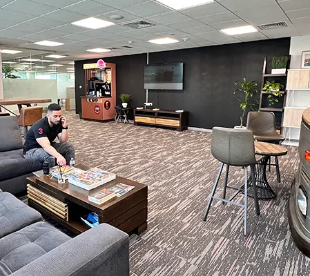 Seamless Common Room